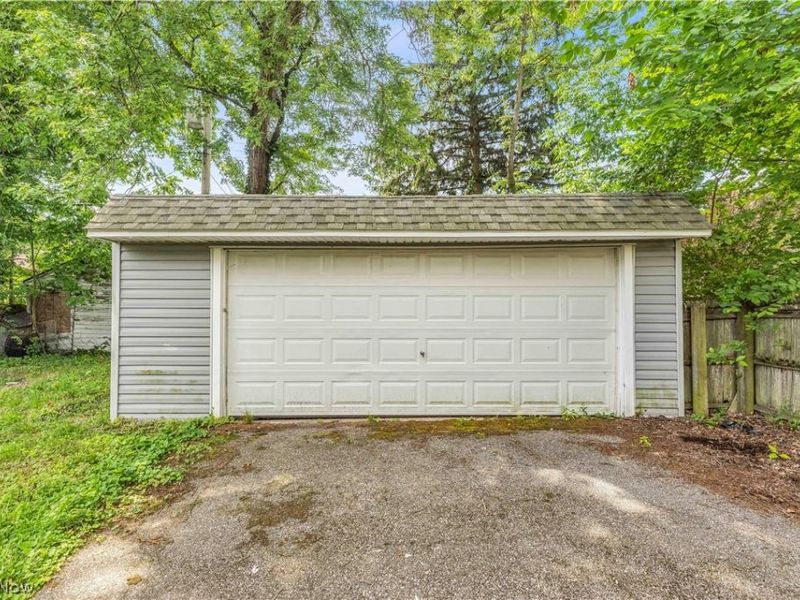 13722 Saybrook Avenue, Garfield Heights, OH 44105 Photo 27