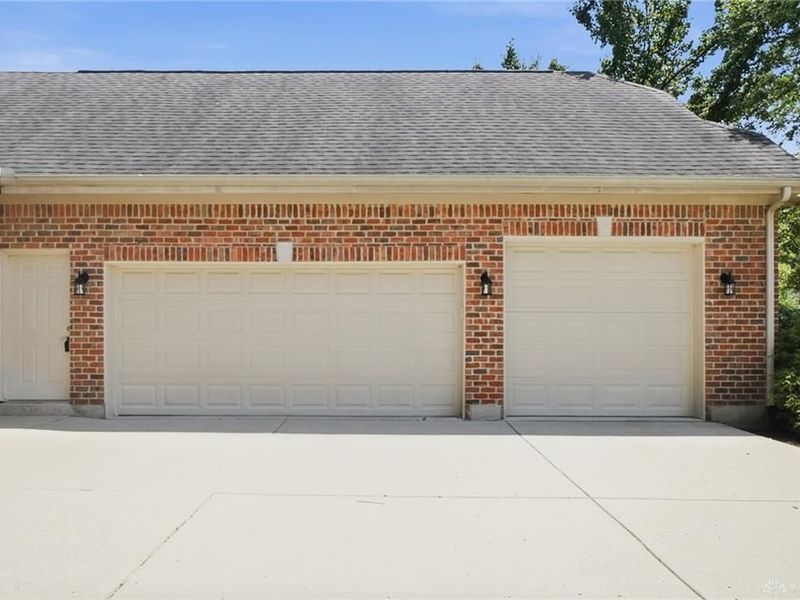 1529 Clear Brook Drive, Sugarcreek Township, OH 45440 Photo 10
