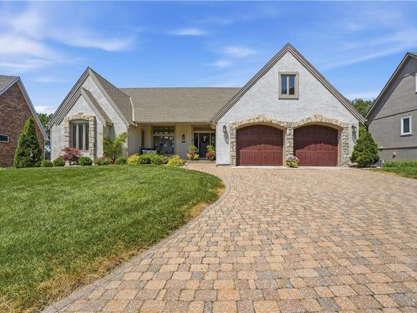 414 Seaside Sparrow Street, Lee's Summit, MO 64082
