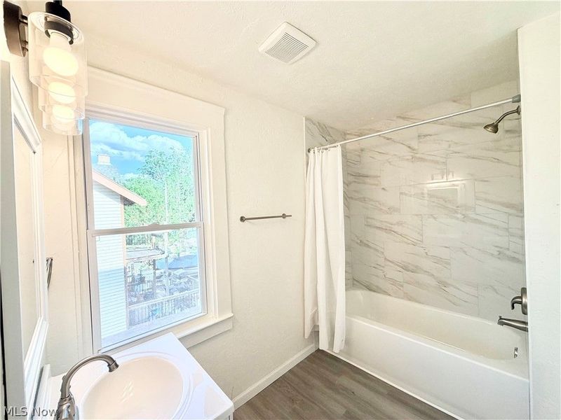 4025 Henritze Avenue, Cleveland, OH 44109 Photo 14