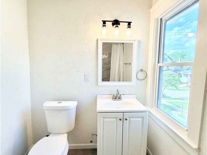 4025 Henritze Avenue, Cleveland, OH 44109 Photo 16
