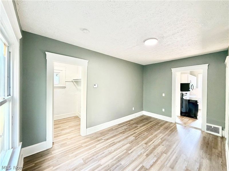 4025 Henritze Avenue, Cleveland, OH 44109 Photo 32