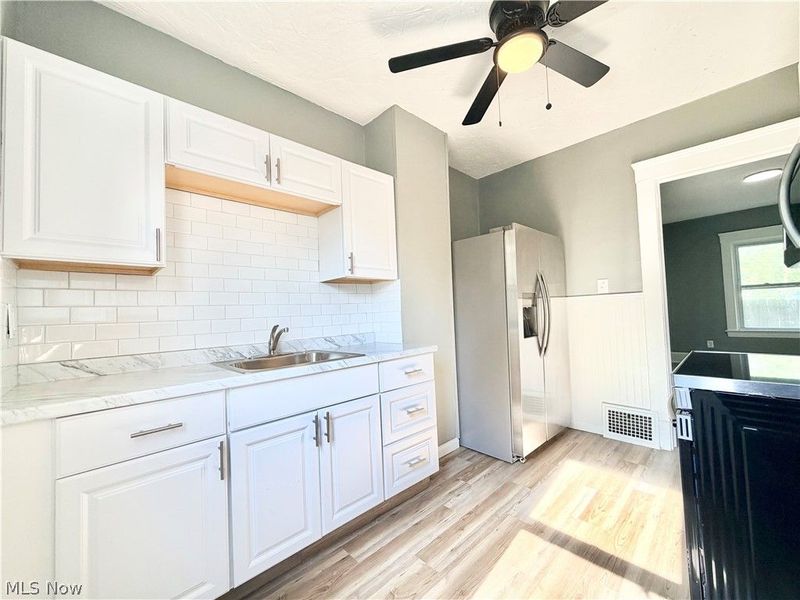 4025 Henritze Avenue, Cleveland, OH 44109 Photo 33