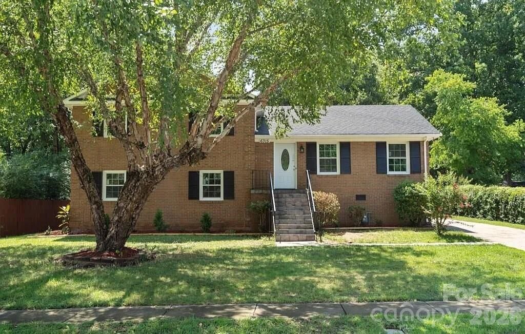 6315 Spring Garden Lane, Charlotte, NC 28213 Main Photo