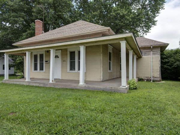 808 N Mccanse Street , Mt Vernon, MO 65712