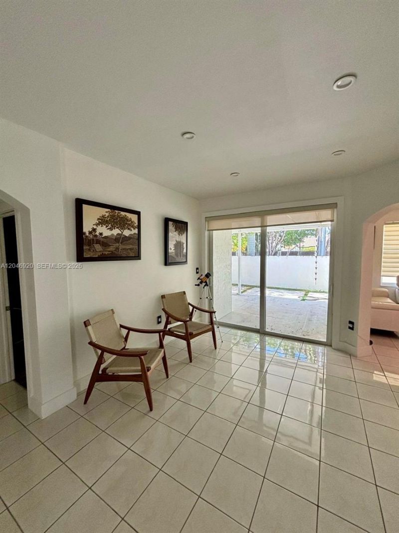 15986 SW 71st Ter, Miami, FL 33193 Photo