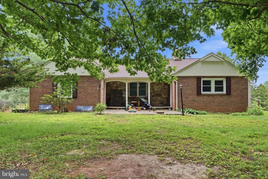 20801 NEW HAMPSHIRE AVENUE , BROOKEVILLE, MD 20833