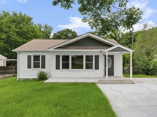 713 Monroe St , Clarksville, TN 37040