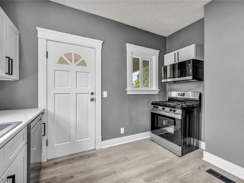 1009 W 10th Street, Lorain, OH 44052 Photo 11