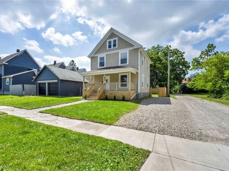 1009 W 10th Street, Lorain, OH 44052 Photo 2