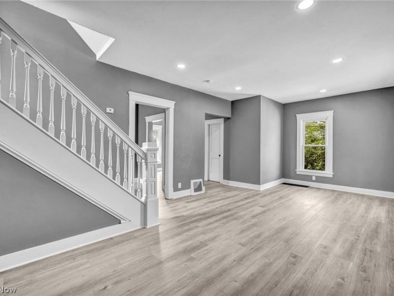 1009 W 10th Street, Lorain, OH 44052 Photo 8