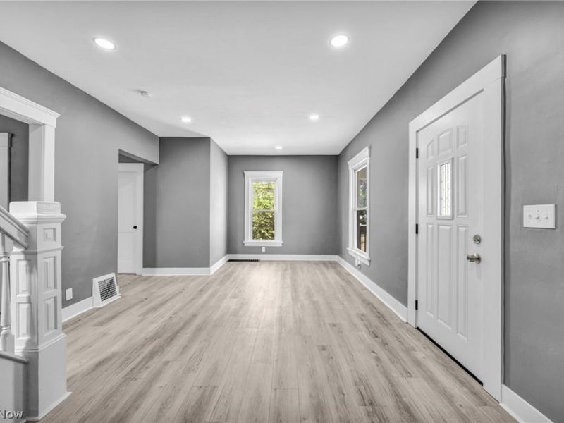 1009 W 10th Street, Lorain, OH 44052 Photo 9