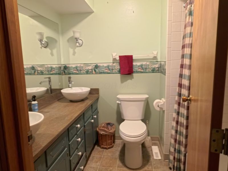 7825 Fairlawn Drive, Pickerington, OH 43147 Photo 12