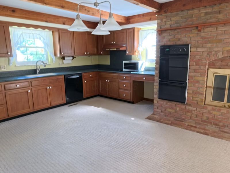 7825 Fairlawn Drive, Pickerington, OH 43147 Photo 4