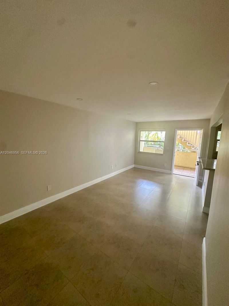 5839 SW 74th Ter , Unit 104, South Miami, FL 33143 Photo