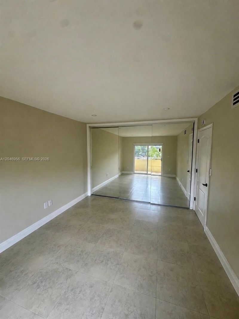 5839 SW 74th Ter , Unit 104, South Miami, FL 33143 Photo
