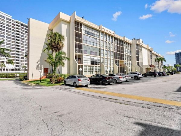 501 Three Islands Blvd , Unit 518, Hallandale Beach, FL 33009