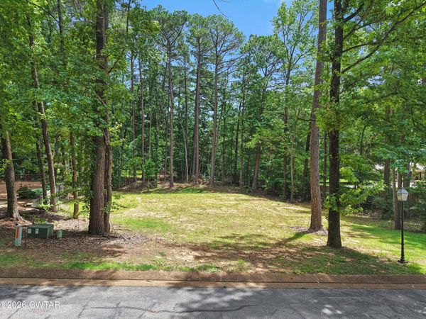 8 Fields Chase , Jackson, TN 38305