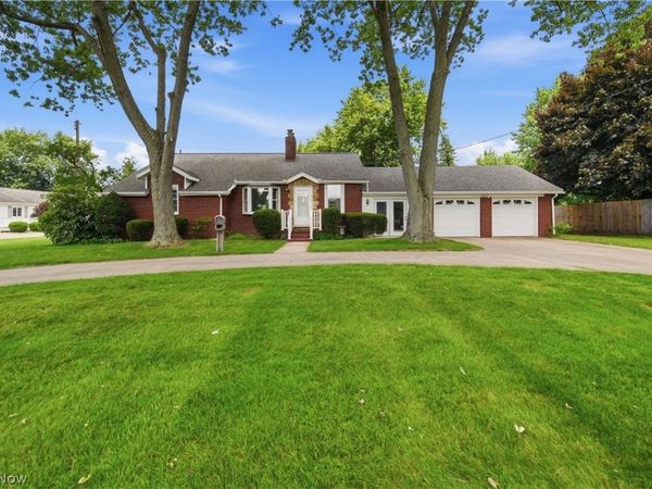 1459 Schneider Street NW, North Canton, OH 44720