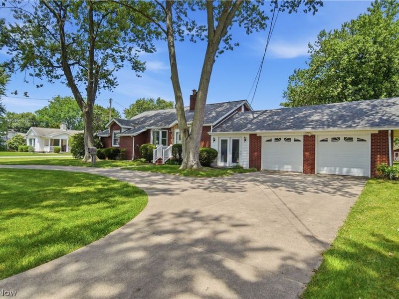 1459 Schneider Street NW, North Canton, OH 44720 Photo 2