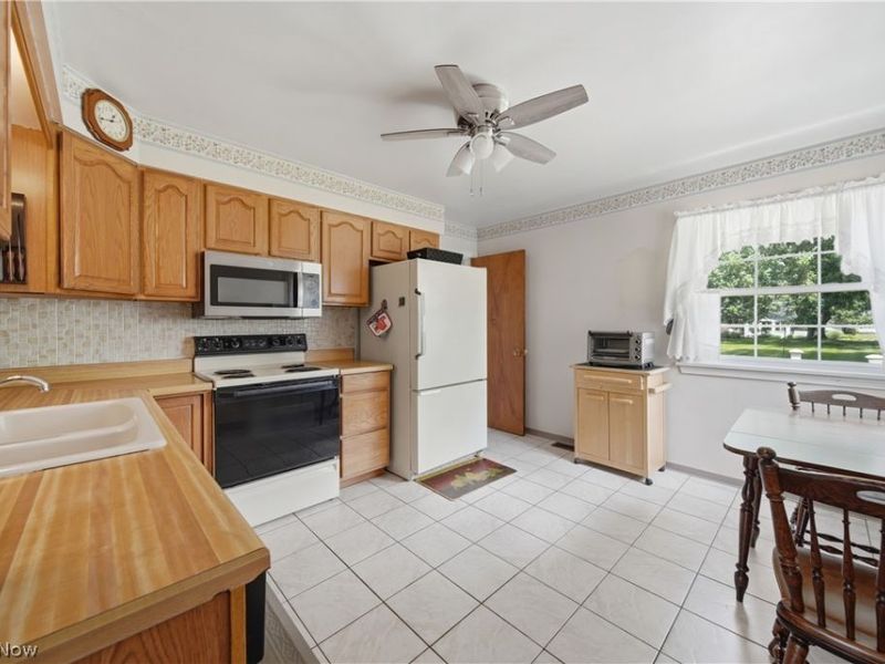 1459 Schneider Street NW, North Canton, OH 44720 Photo 8