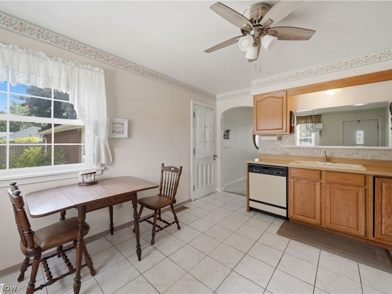 1459 Schneider Street NW, North Canton, OH 44720 Photo 9