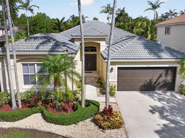 786 Nandina Dr , Weston, FL 33327