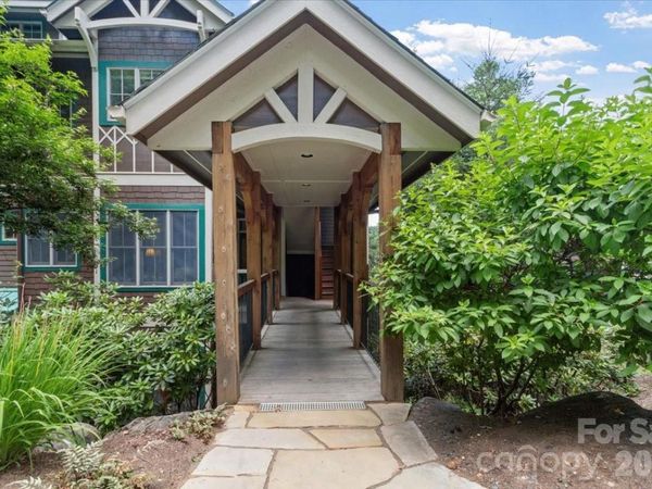 45 Creekside Way, Unit I/202, Burnsville, NC 28714
