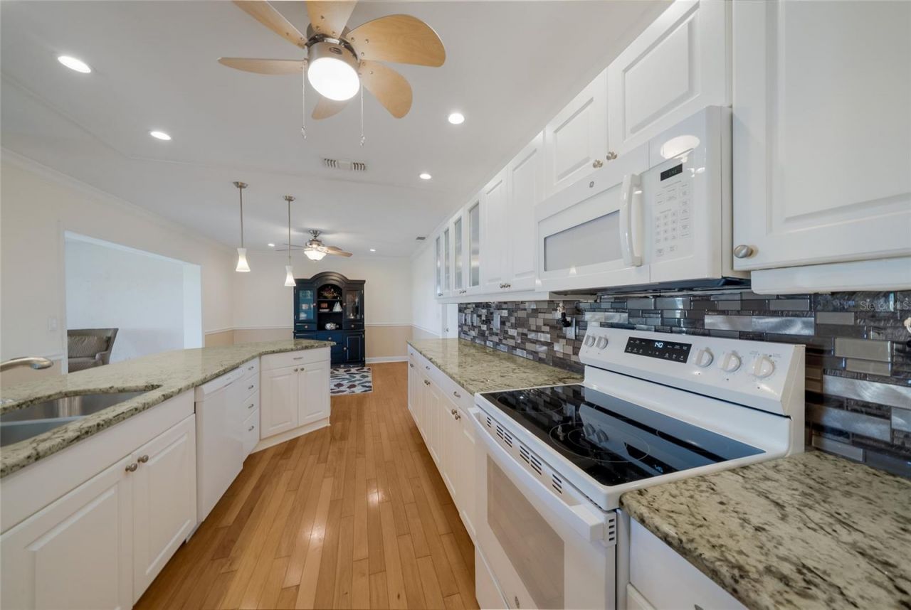 6615 10th Avenue W, Bradenton, FL 34209 Photo