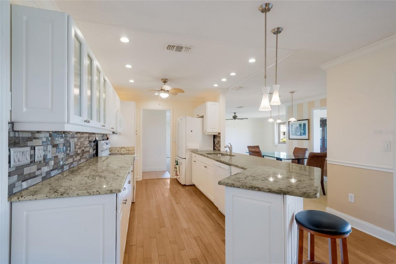 6615 10th Avenue W, Bradenton, FL 34209 Photo