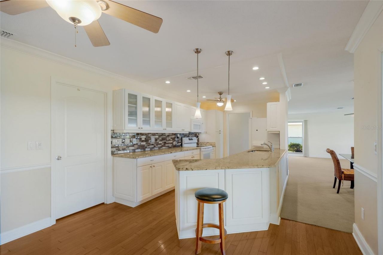 6615 10th Avenue W, Bradenton, FL 34209 Photo