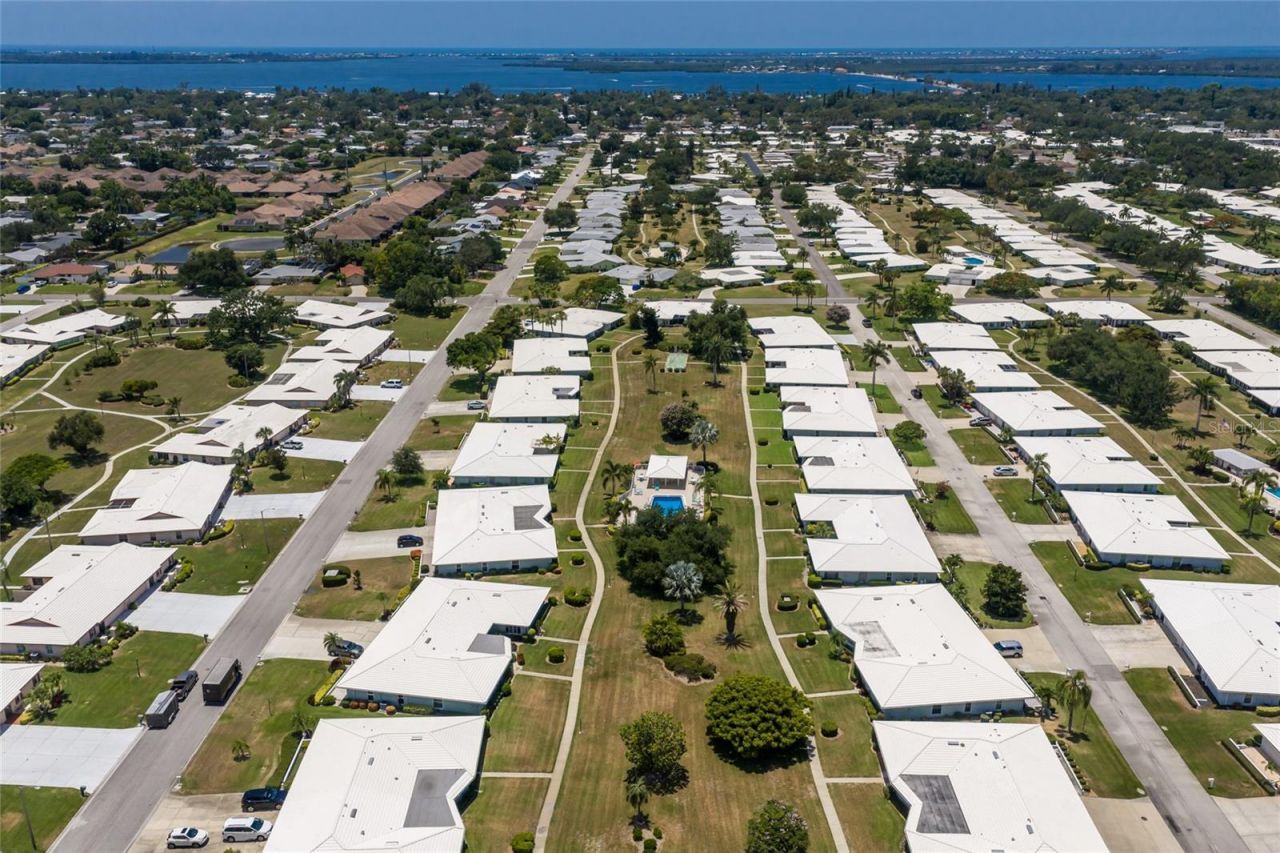 6615 10th Avenue W, Bradenton, FL 34209 Photo