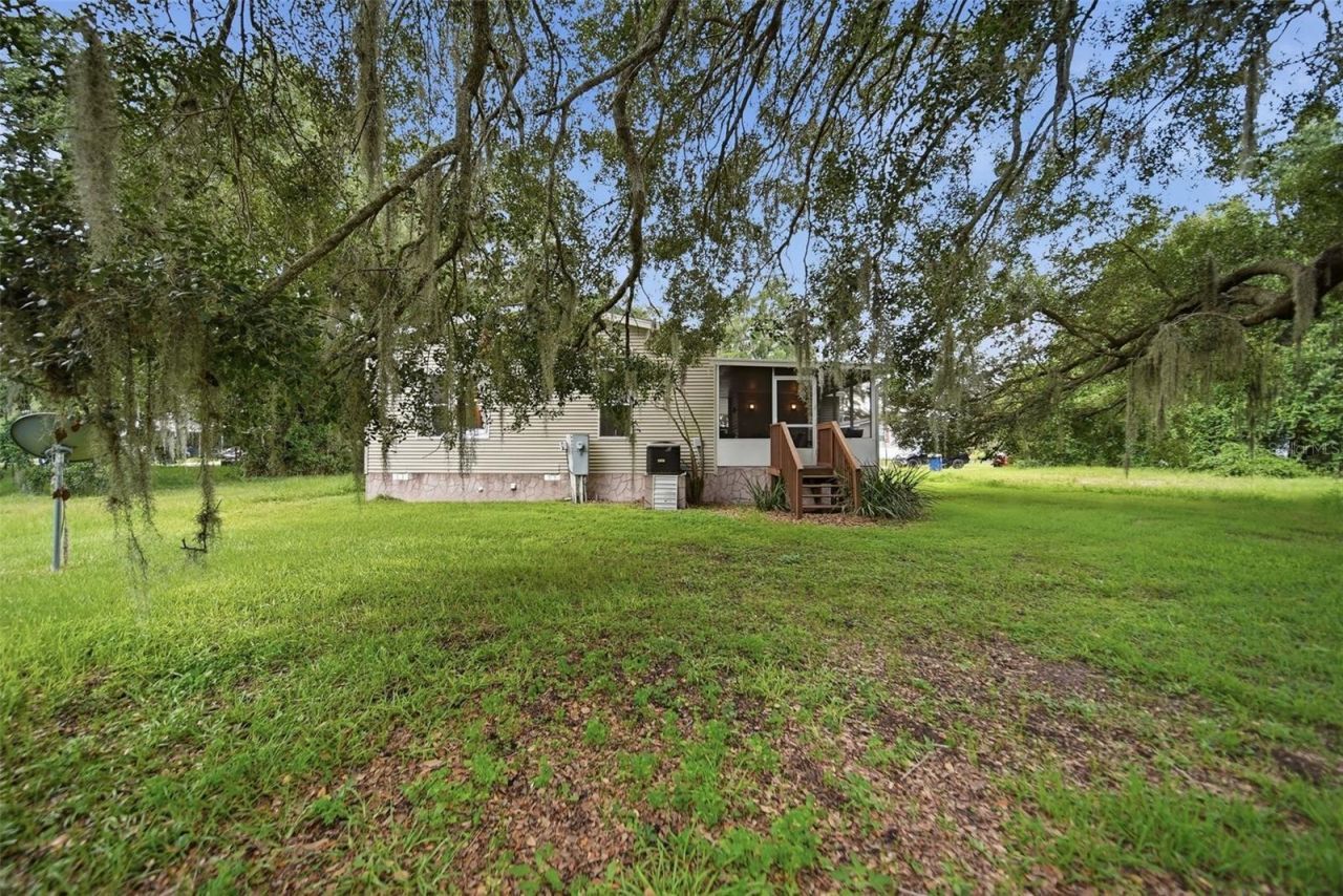 25138 Buttonwood Drive , Astatula, FL 34705 Photo