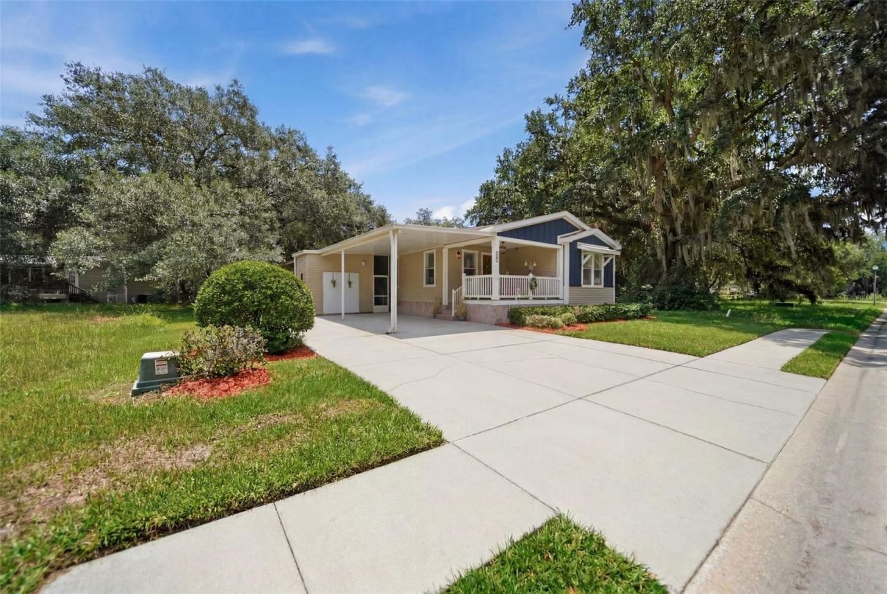 25138 Buttonwood Drive , Astatula, FL 34705 Photo
