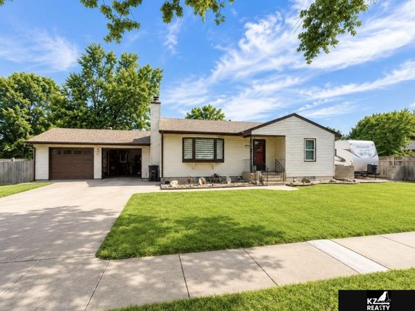 1517 H Street, Geneva, NE 68361