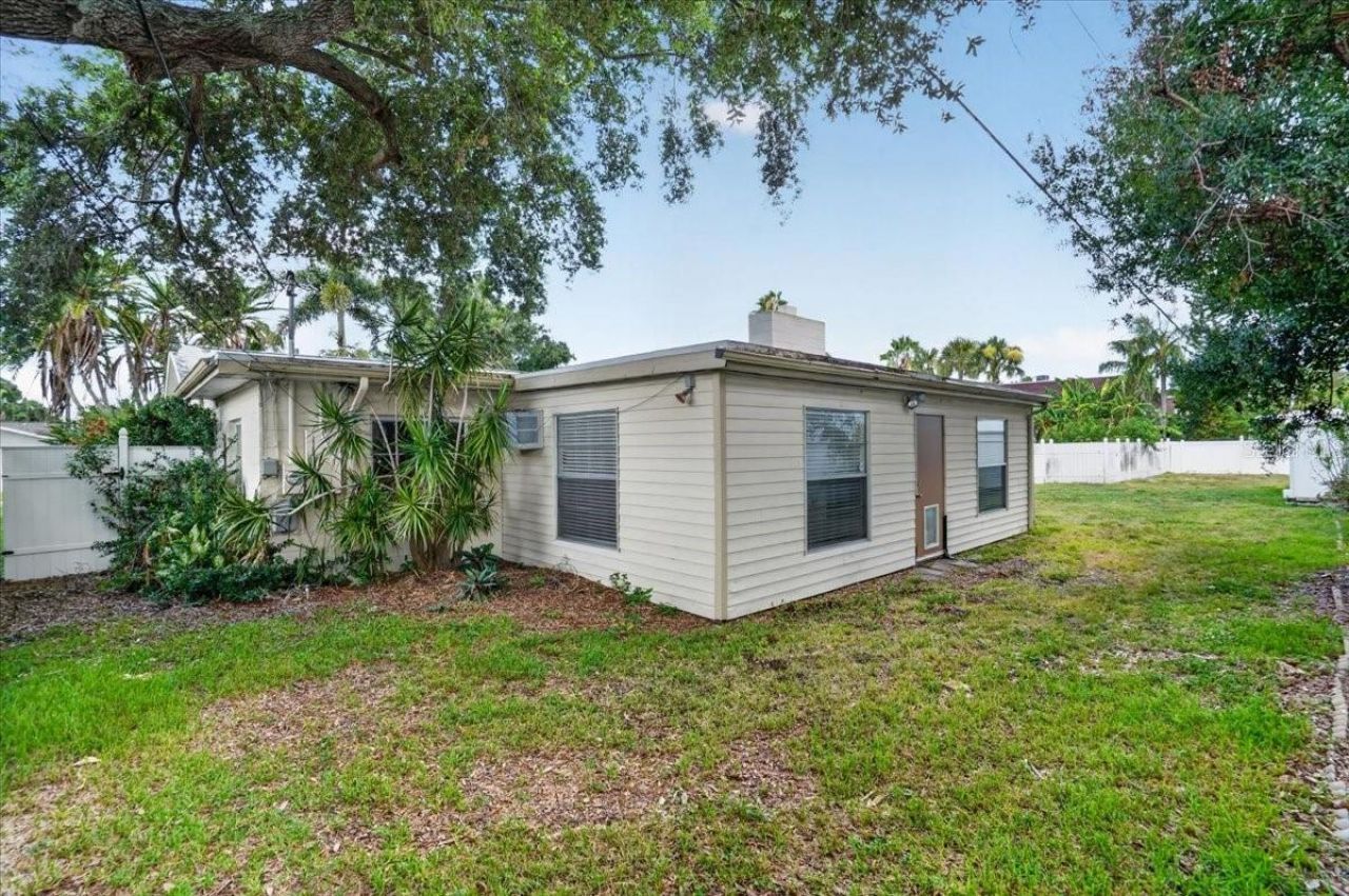 6999 16th Avenue N, Saint Petersburg, FL 33710 Photo