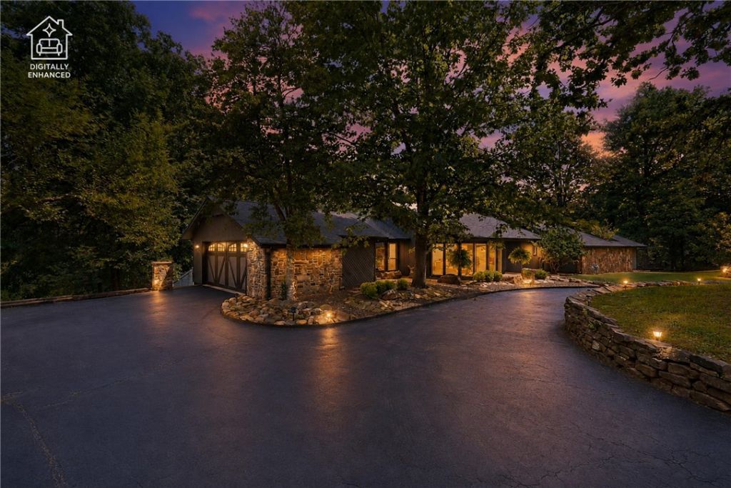 105 E Woodside Lane, Rogers, AR 72756 Main Photo