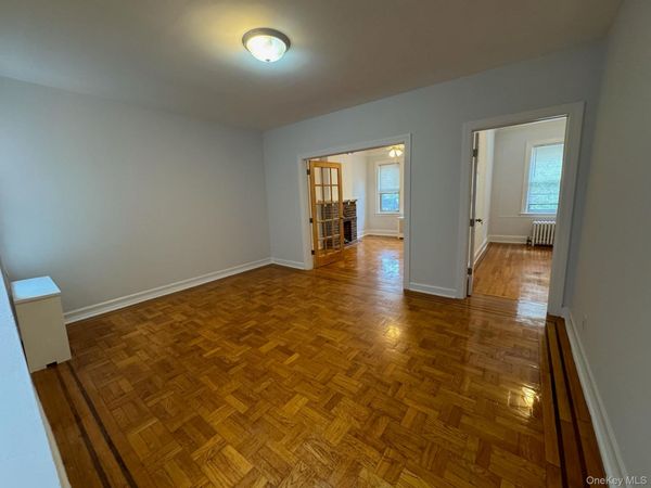 Unit 2, Sunnyside, NY 11104