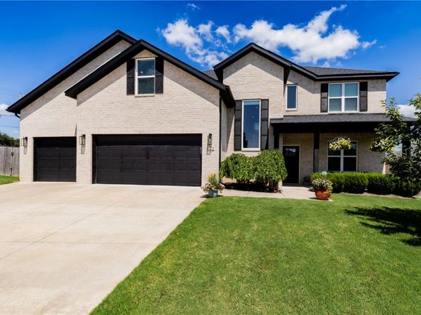 402 Shady Oak Circle, Cave Springs, AR 72718