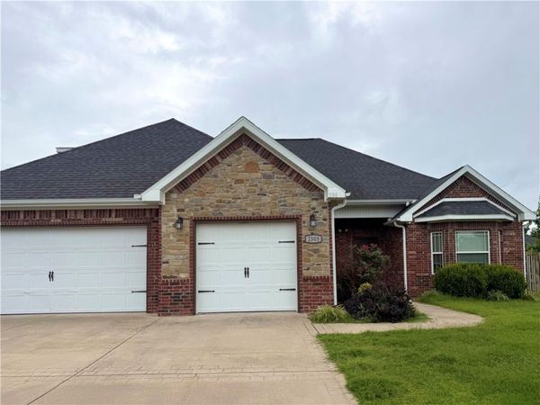 2505 SW Worthington Avenue , Bentonville, AR 72713