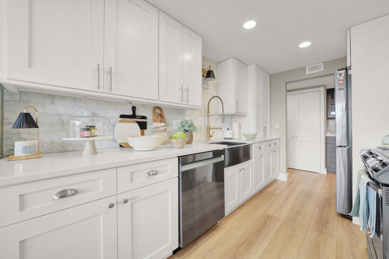800 Jeffery Street, Unit 403, Boca Raton, FL 33487 Photo