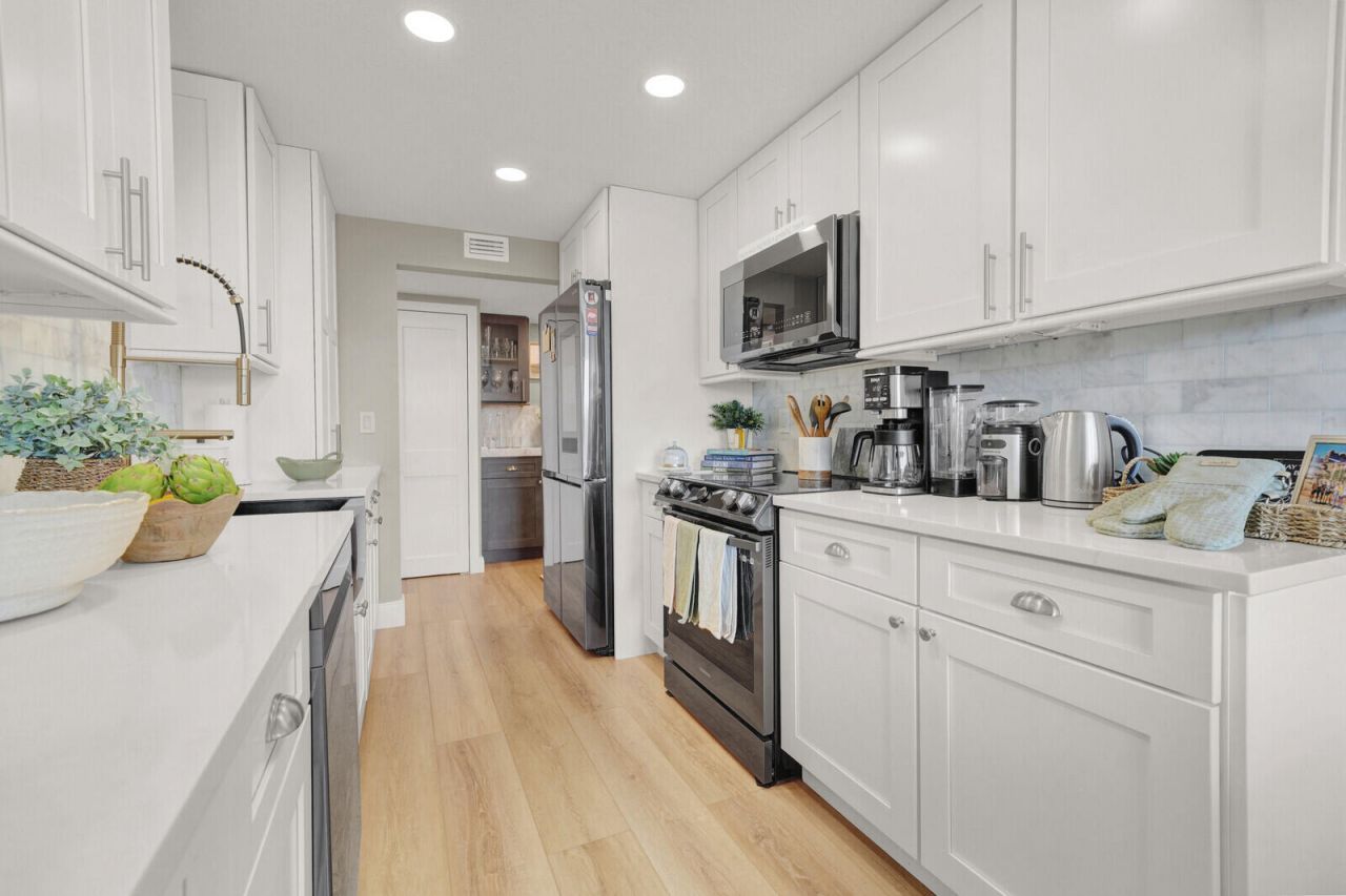 800 Jeffery Street, Unit 403, Boca Raton, FL 33487 Photo