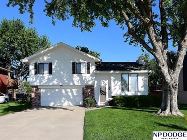 6374 S 136 Street, Omaha, NE 68137