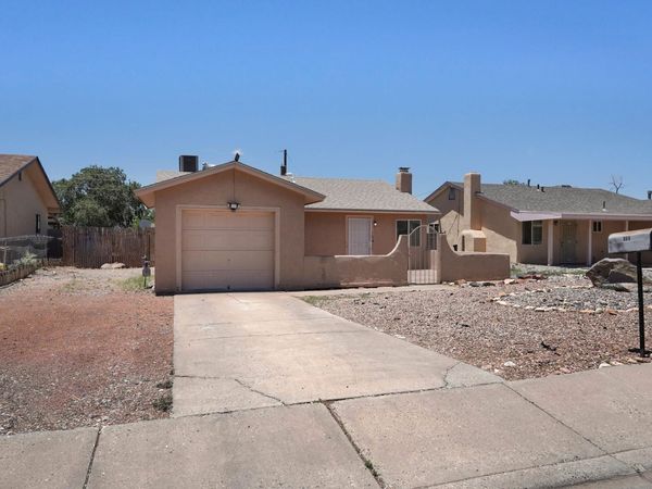 241 Shirley Street NE, Albuquerque, NM 87123