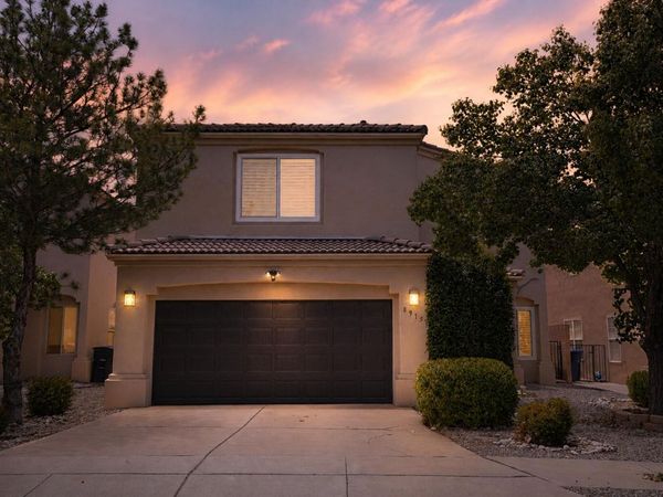 8915 Lochside Lane NE, Albuquerque, NM 87113