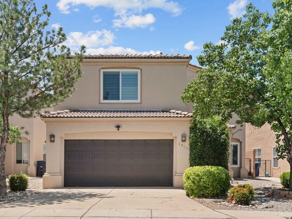 8915 Lochside Lane NE, Albuquerque, NM 87113