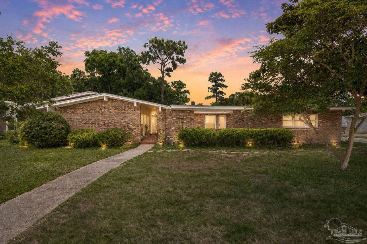 7970 Lancelot Dr, Pensacola, FL 32514 Main Photo