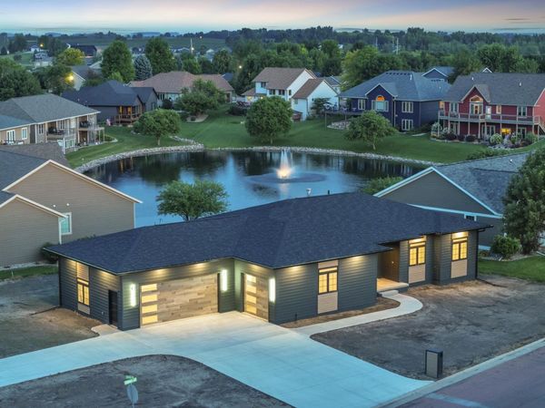 3008 Bonnie Lane , Milford, IA 51351
