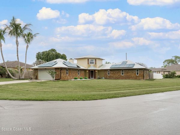 1091 SE Spinnaker Avenue, Port St. Lucie, FL 34983