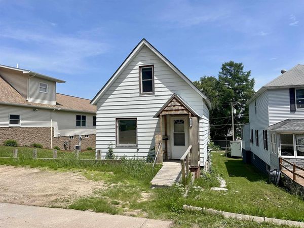 220 W Chocolay Street, Munising, MI 49862